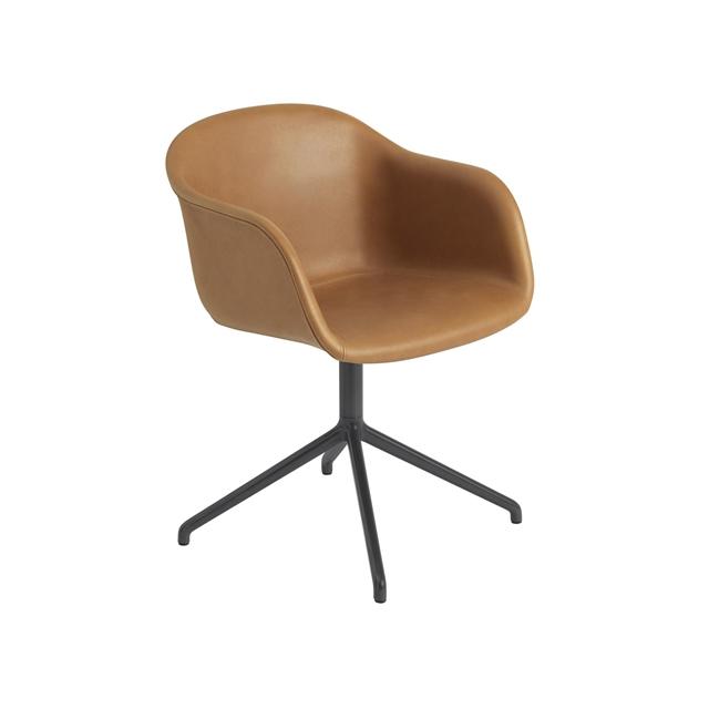 Muuto Fiber Spisebordsstol i Cognac Læder med Armlæn