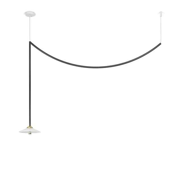 Loftlampe i Sort fra Valerie Objects - Minimalistisk Design